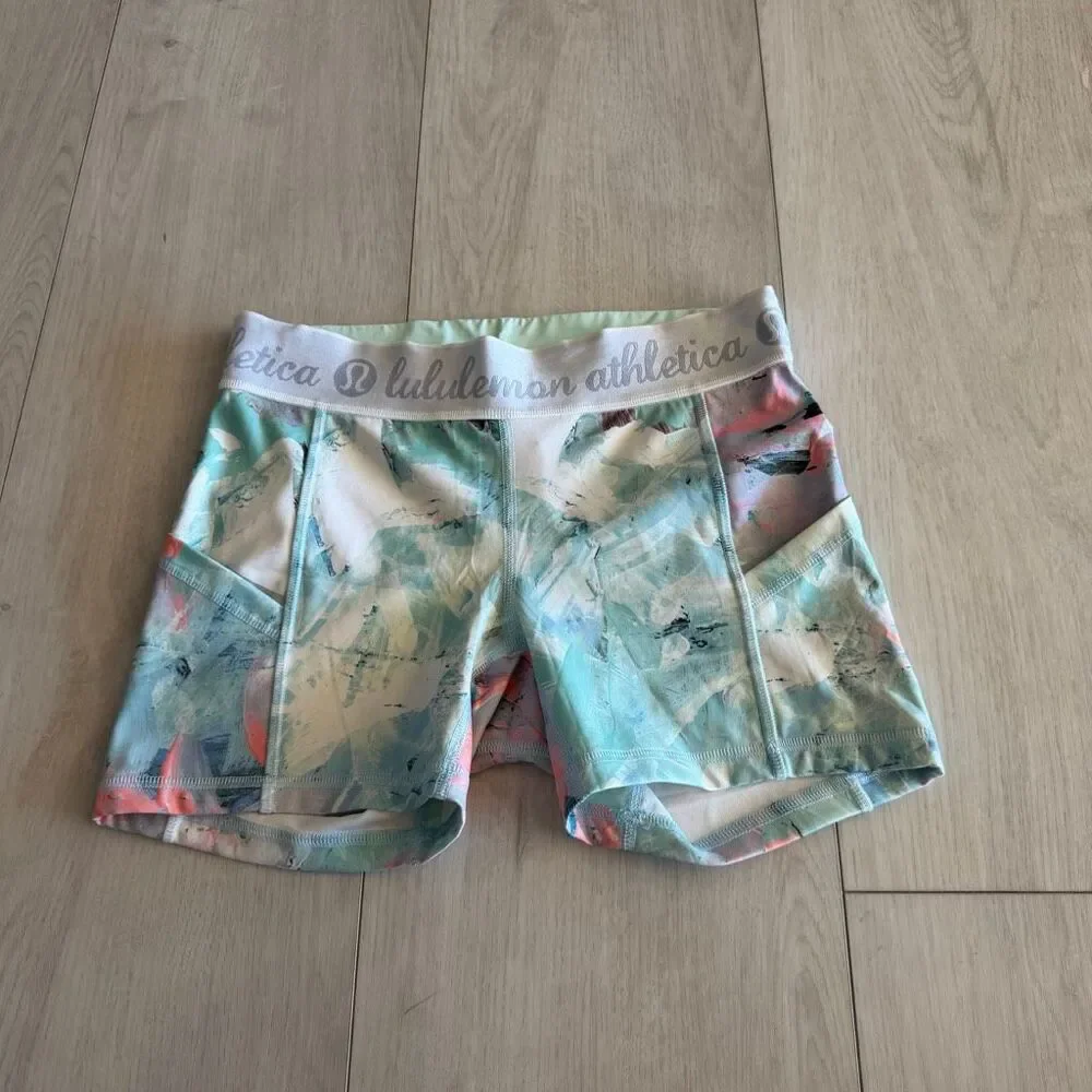 Lululemon women’s shorts size 6